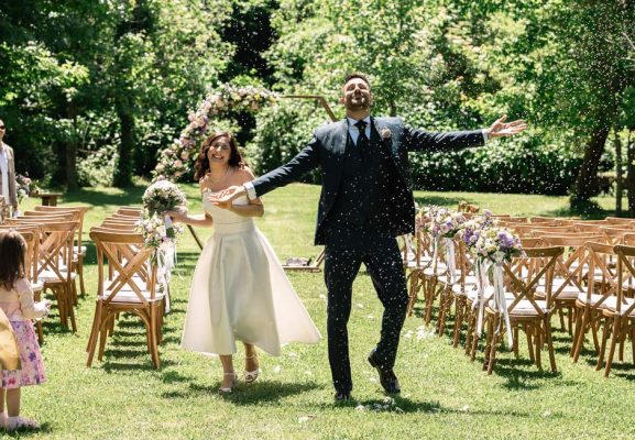Francesco e Chiara il giorno del matrimonio dopo aver scelto un invito digitale personalizzato